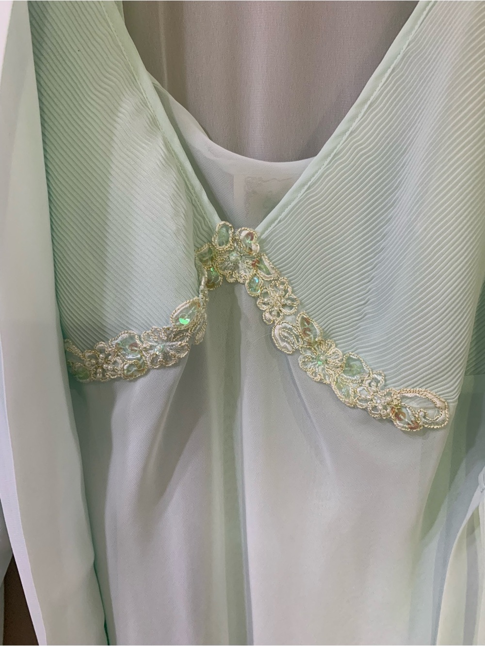 Expressions Sheer Mint Green Lace-Trim Robe&Sheer Slip set ( 2 piece) - Picture 4 of 9